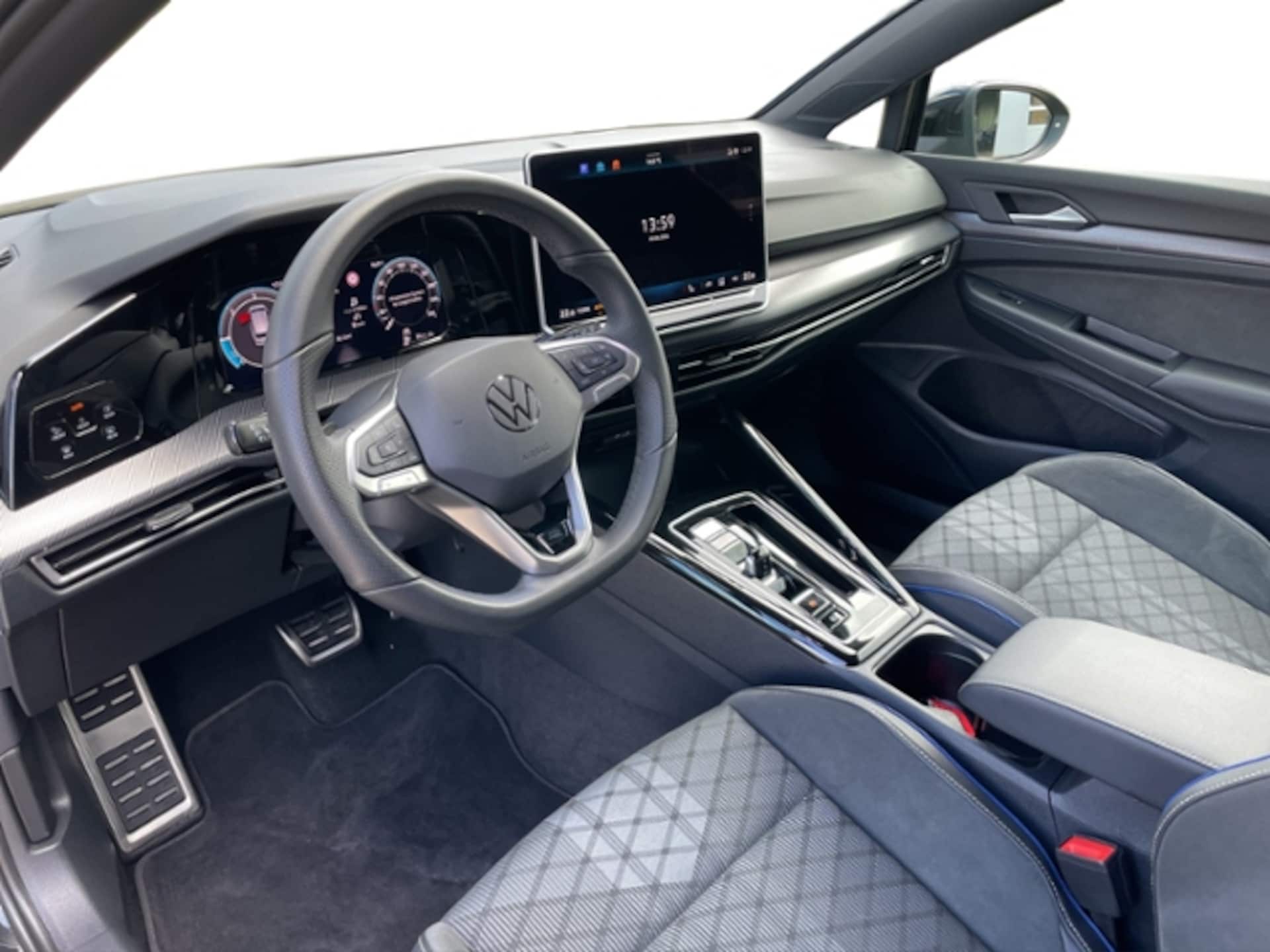 Volkswagen Golf Variant R-Line