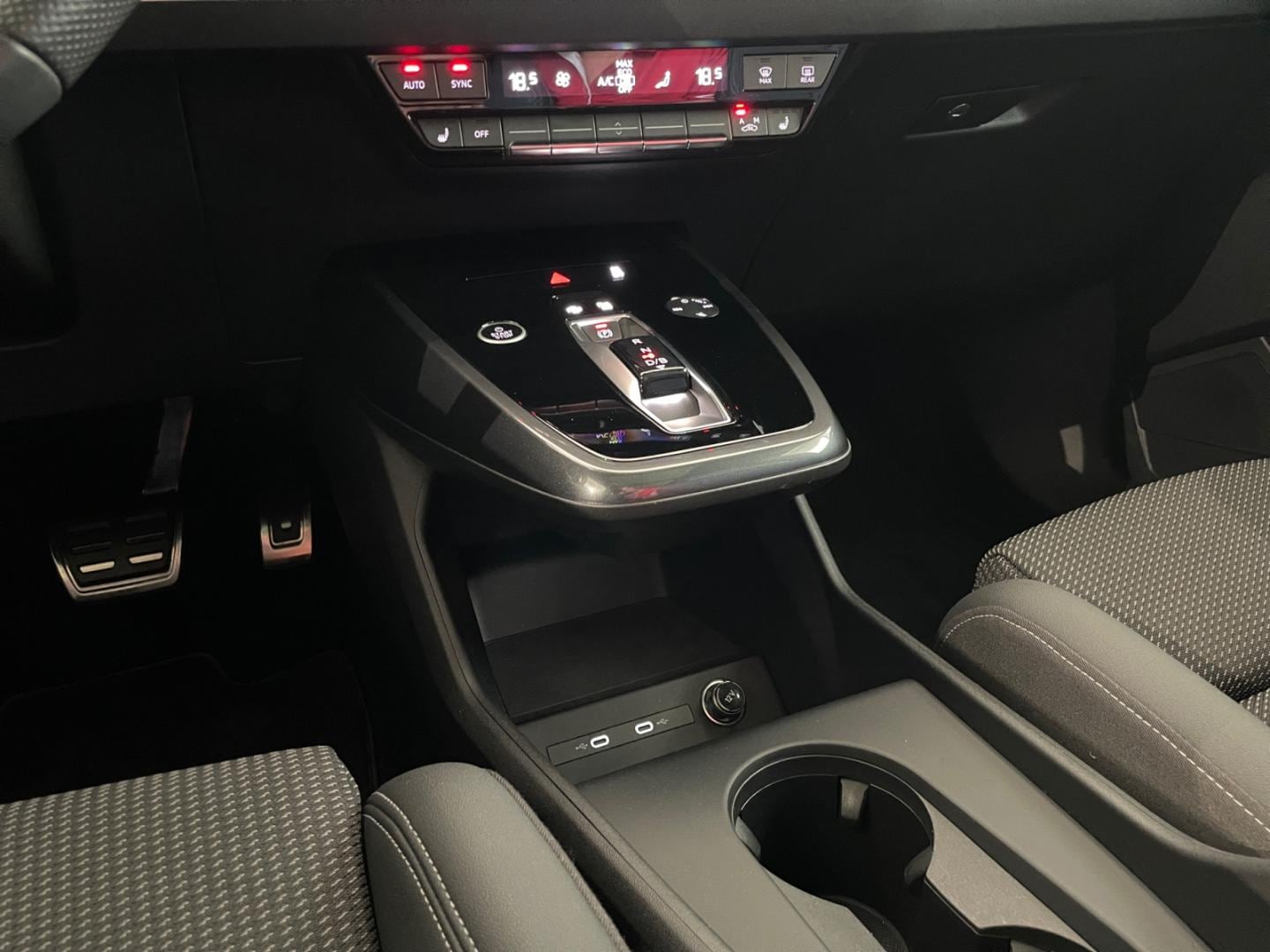 Bild über Audi Q4 e-tron 40 e-tron - für weitere Informationen kontaktieren Sie den Audi Partner
