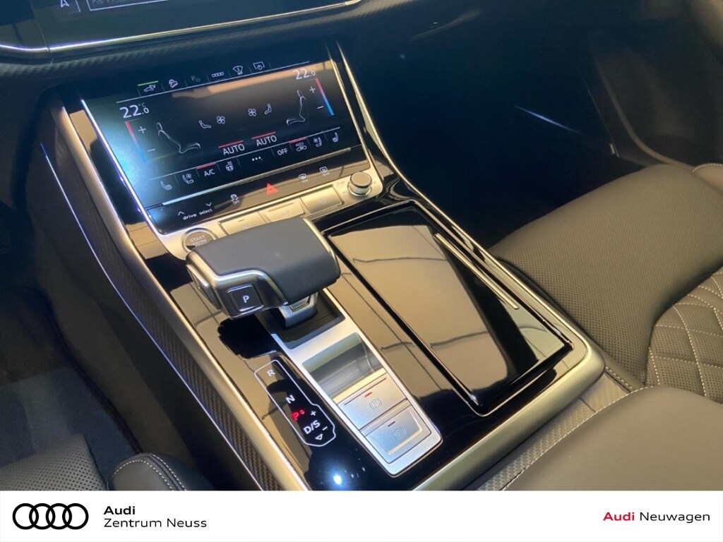 Image about Audi Q7 SUV TFSI e S line 55 TFSI e quattro tiptronic