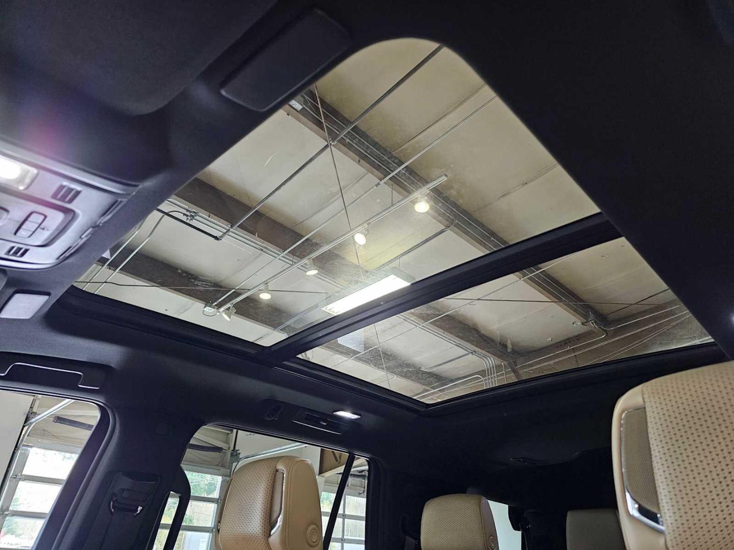 2023 Cadillac Escalade Premium Luxury - Photo 25
