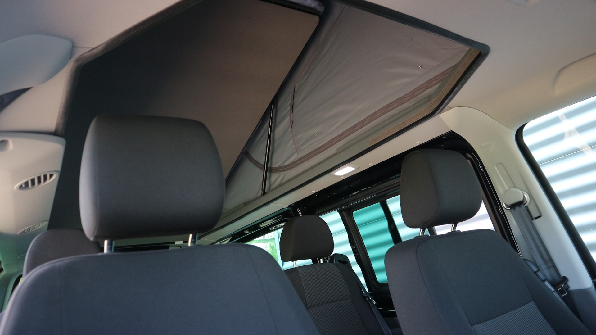 Volkswagen T6.1 Transporter Kombi langer Radstand