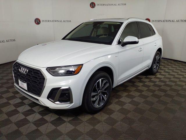 2023 Audi Q5 45 Premium Plus's photo