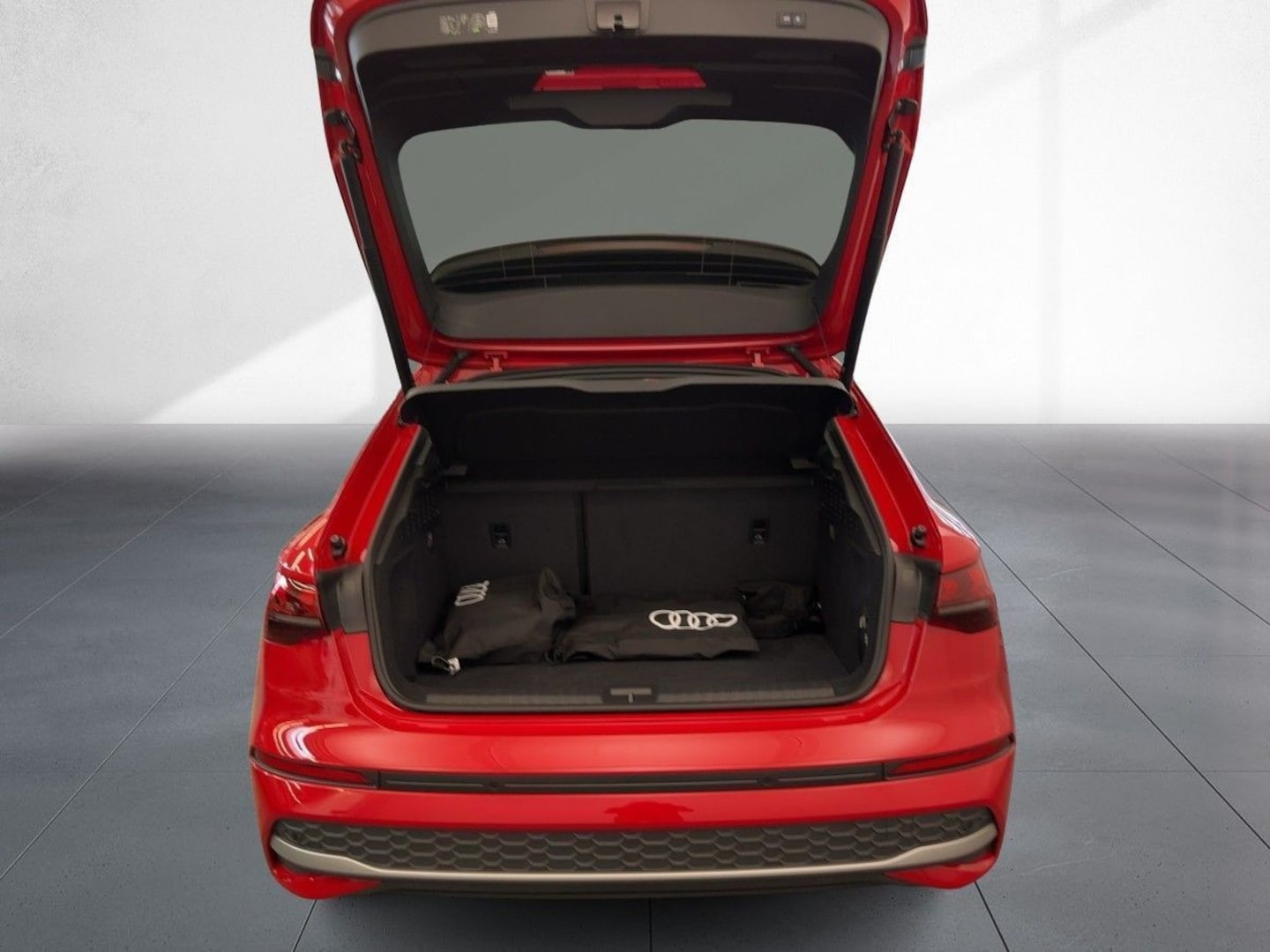 Bild über Audi A3 Sportback TFSI e advanced 40 TFSI e S tronic - für weitere Informationen kontaktieren Sie den Audi Partner