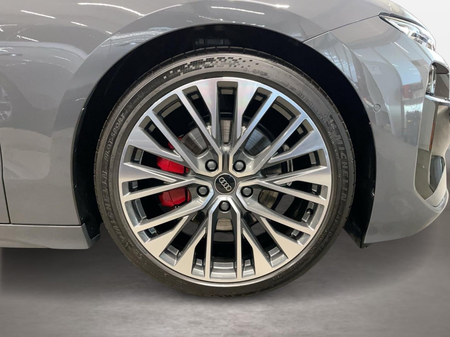 Bild über Audi A6 Avant e-tron e-tron - für weitere Informationen kontaktieren Sie den Audi Partner