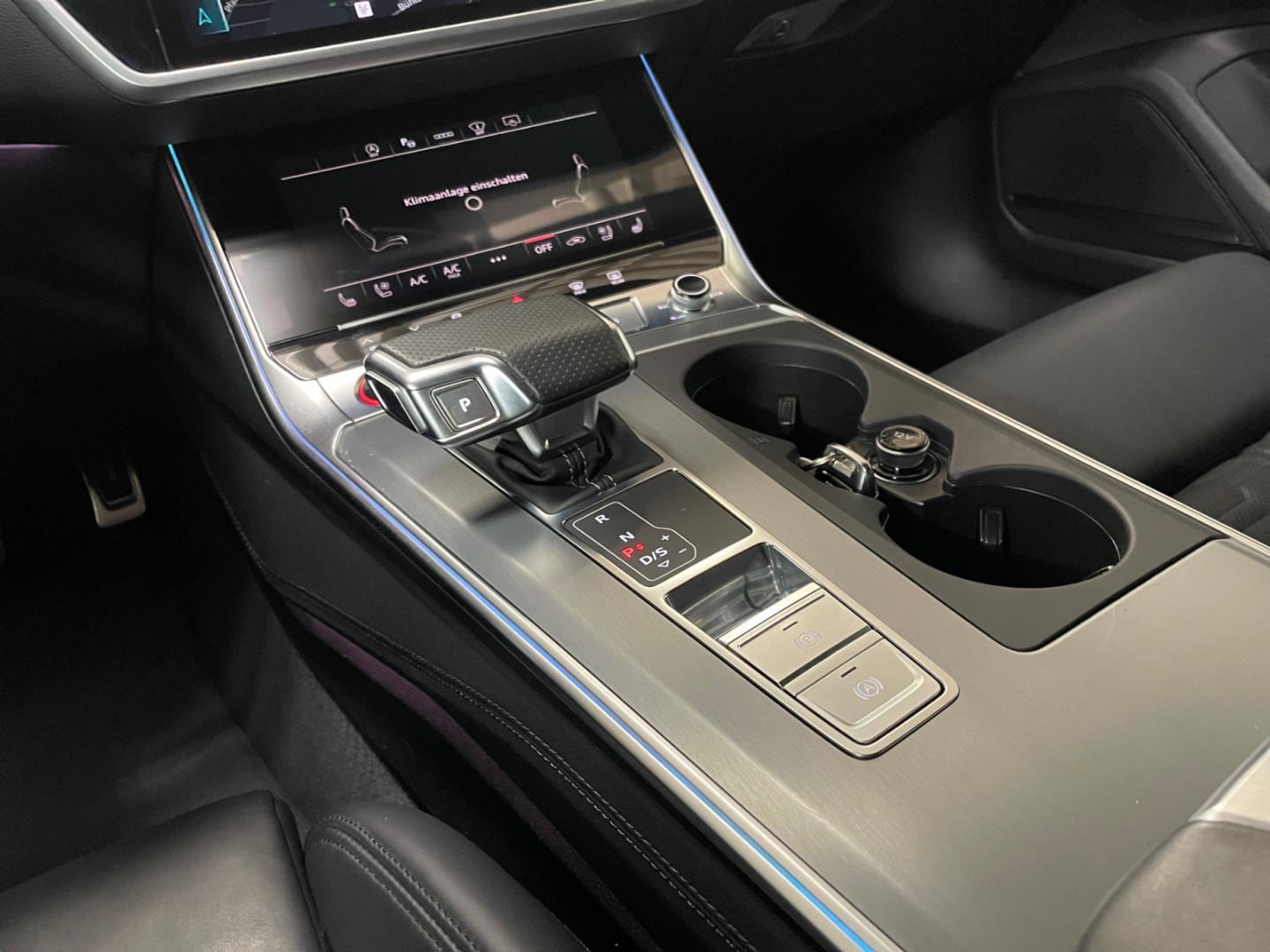 Bild über Audi RS 6 Avant performance TFSI quattro tiptronic - für weitere Informationen kontaktieren Sie den Audi Partner