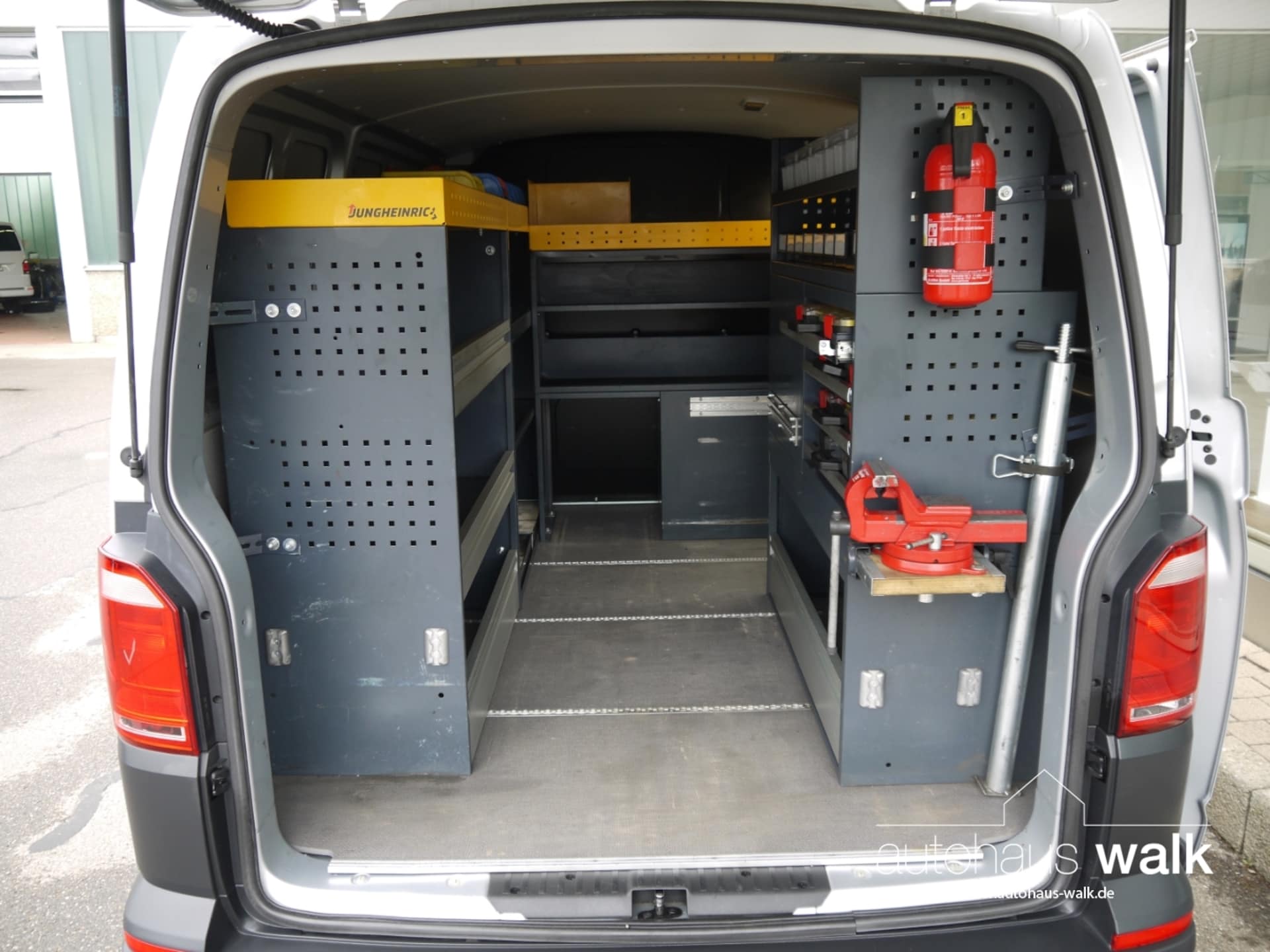 Volkswagen T6 Transporter Kasten kurzer Radstand