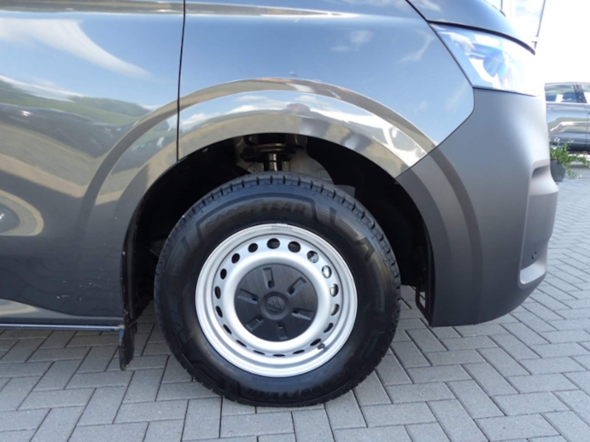Volkswagen Transporter Kombi kurzer Radstand