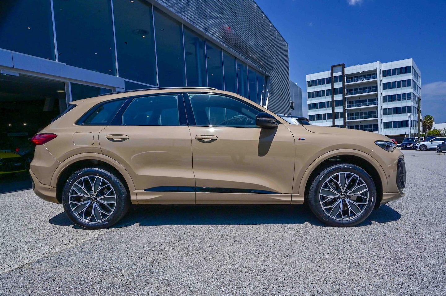 Image about Audi Q5 SUV TDI quattro 150 kW sport