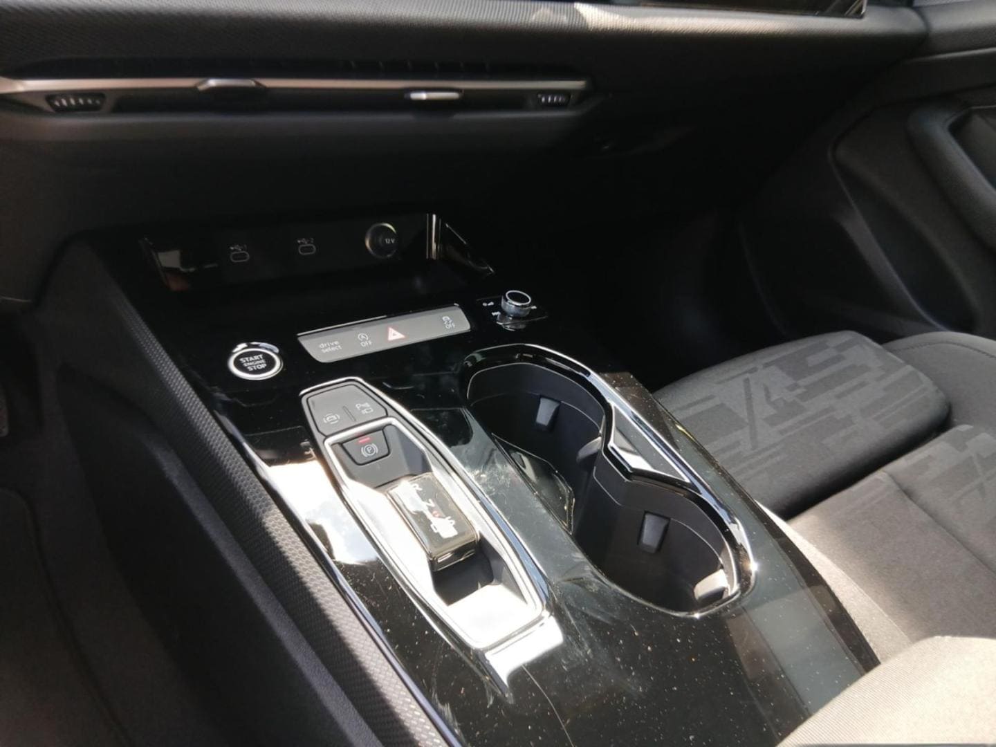 Bild über Audi A5 Avant TFSI quattro S tronic - für weitere Informationen kontaktieren Sie den Audi Partner