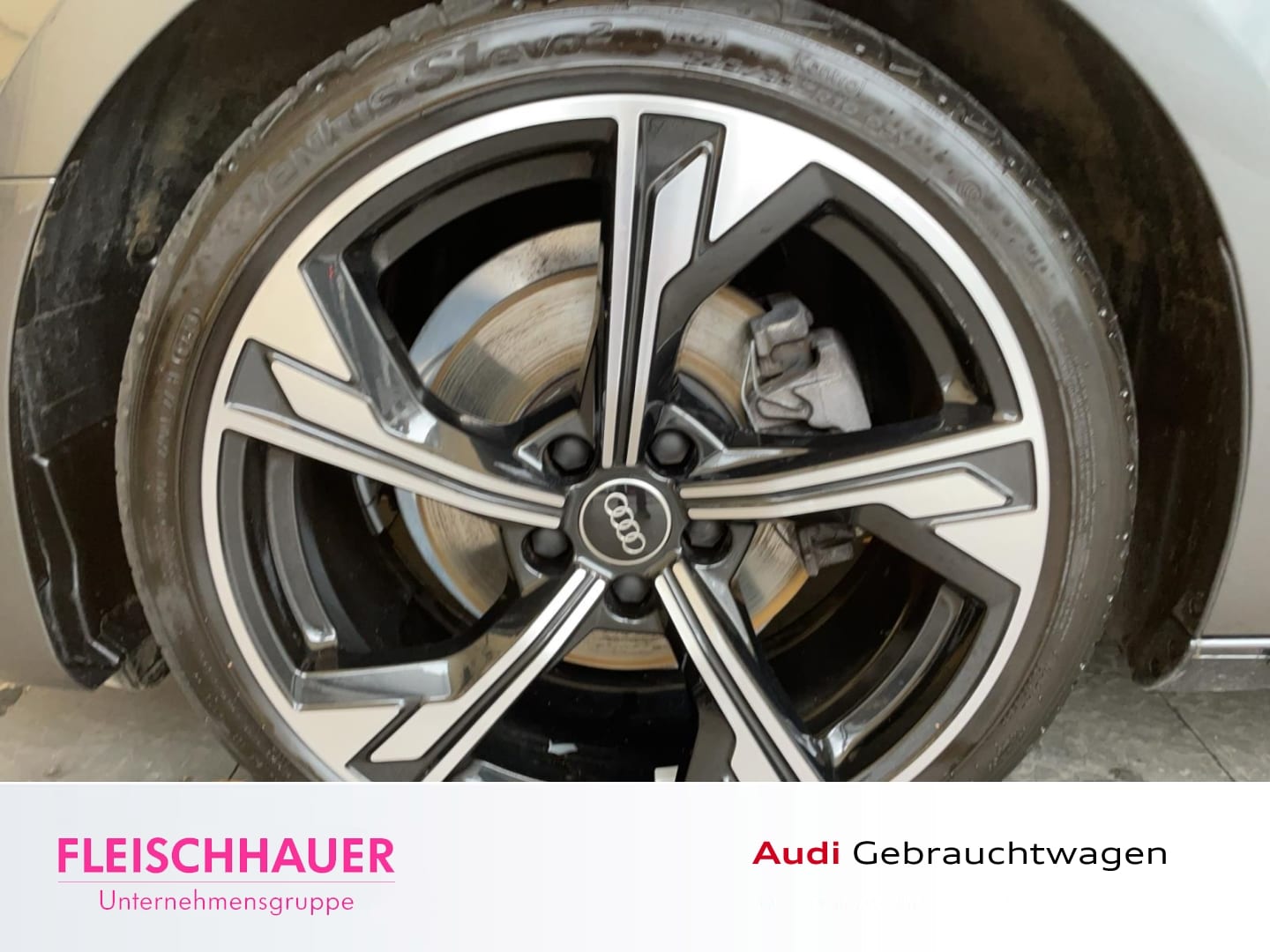 Bild über Audi A4 Avant S line 35 TFSI Schaltgetriebe - für weitere Informationen kontaktieren Sie den Audi Partner