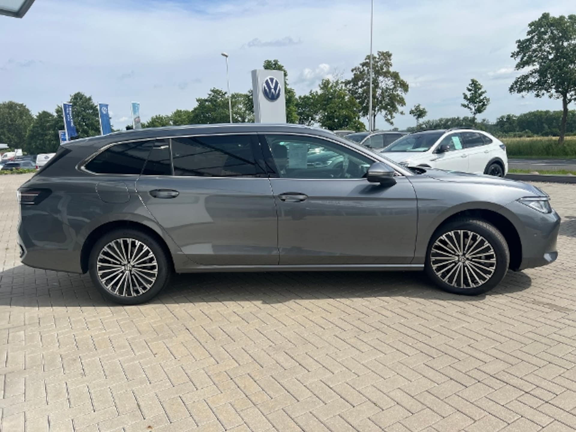 Volkswagen Passat Elegance