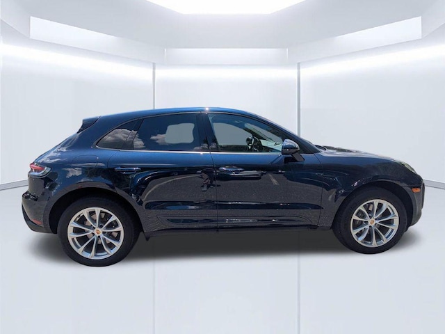 2022 Porsche Macan