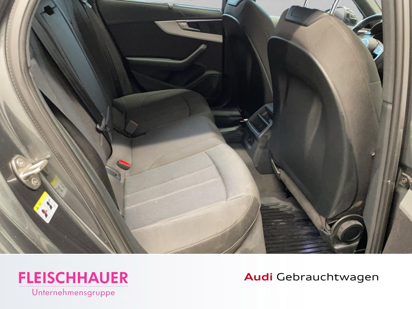 Bild über Audi A4 Avant S line 35 TFSI Schaltgetriebe - für weitere Informationen kontaktieren Sie den Audi Partner