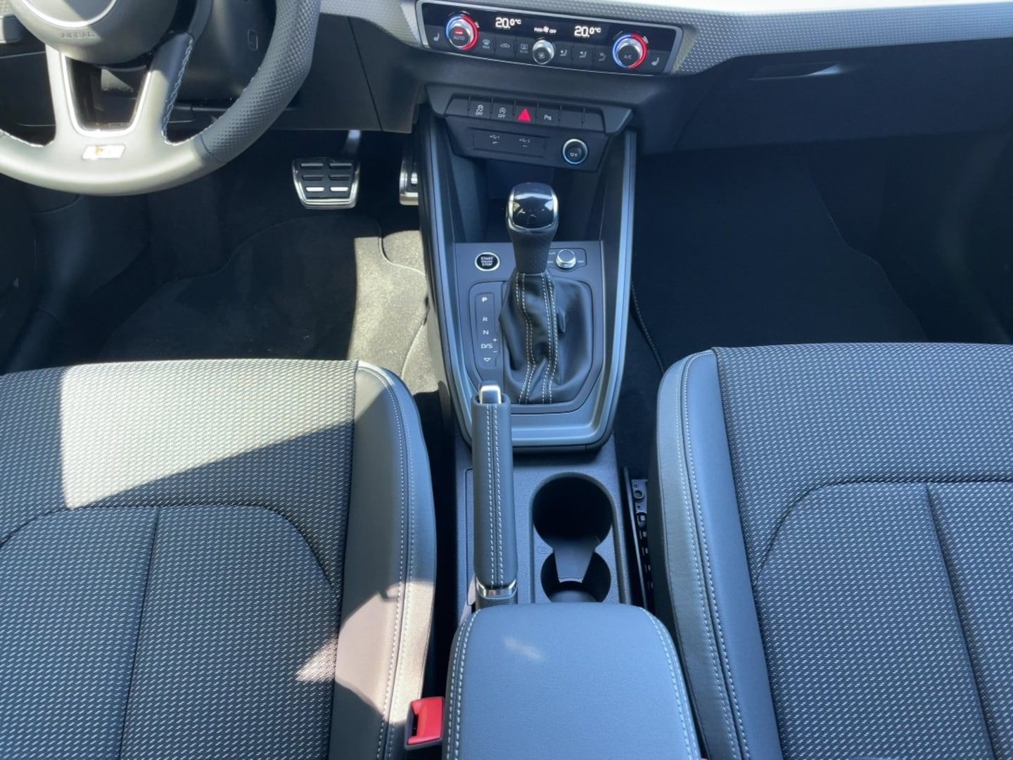 Bild über Audi A1 Sportback S line 35 TFSI S tronic - für weitere Informationen kontaktieren Sie den Audi Partner