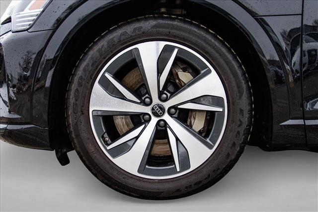 2024 AUDI Q8 - Image 9