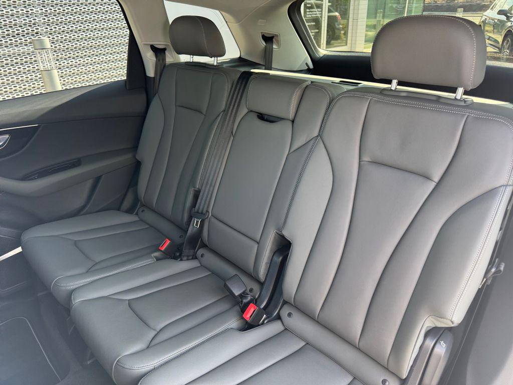 2025 Audi Q7 Premium - Photo 23