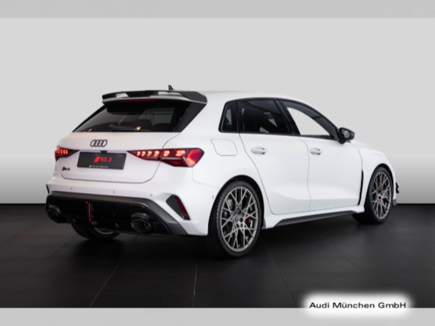 Bild über Audi RS 3 Sportback TFSI quattro 294 kW S tronic - für weitere Informationen kontaktieren Sie den Audi Partner