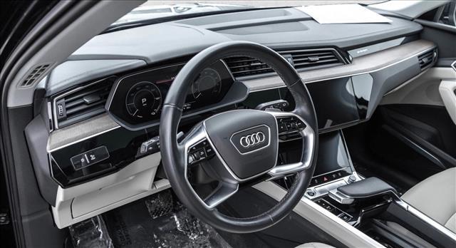 2024 AUDI Q8 - Image 10