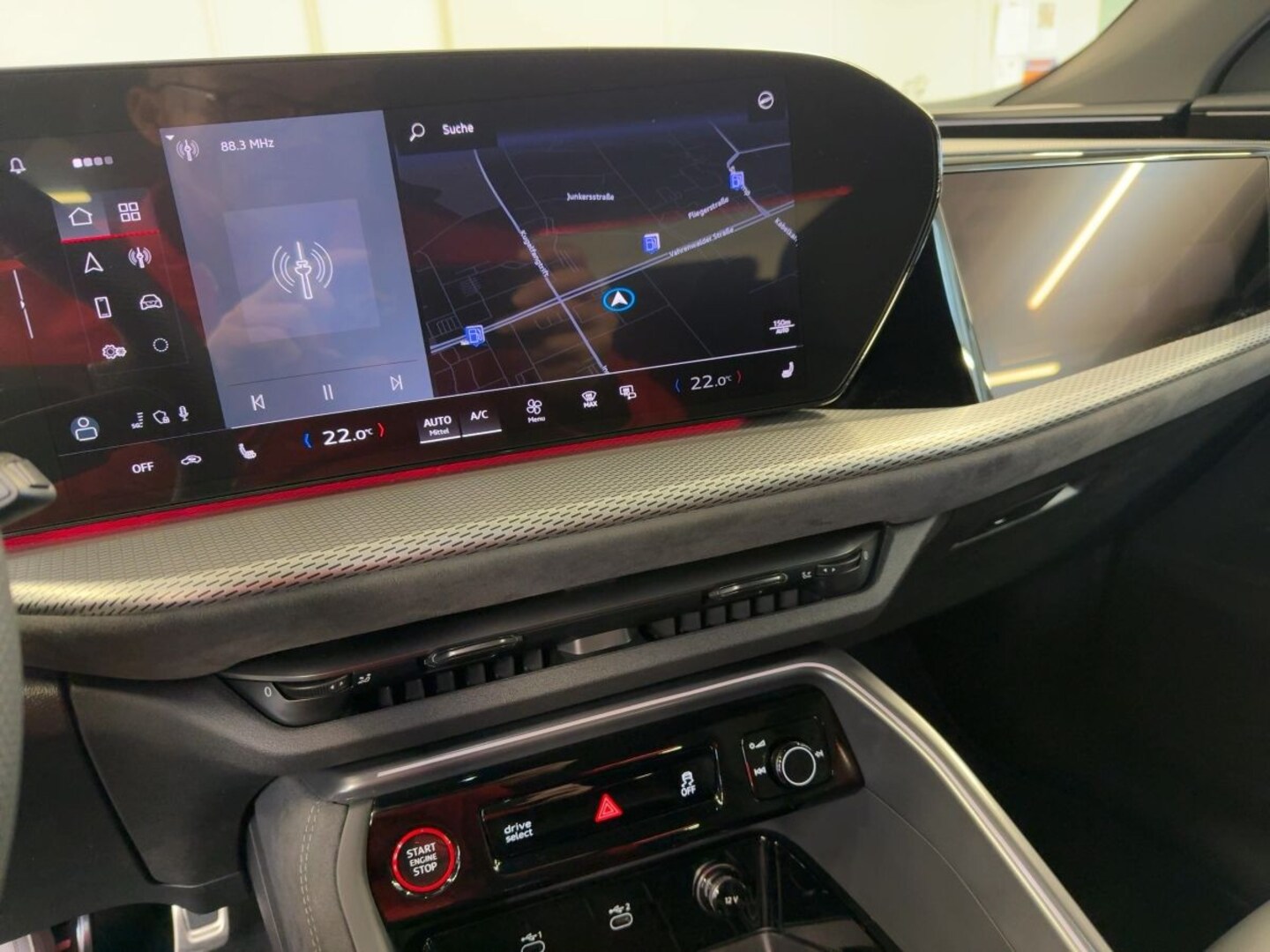 Bild über Audi Q5 SUV TDI quattro 150 kW S tronic - für weitere Informationen kontaktieren Sie den Audi Partner