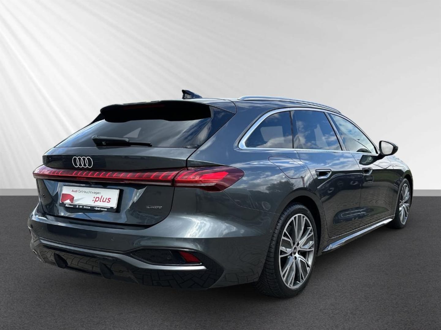 Bild über Audi A5 Avant TDI quattro 150 kW S tronic - für weitere Informationen kontaktieren Sie den Audi Partner
