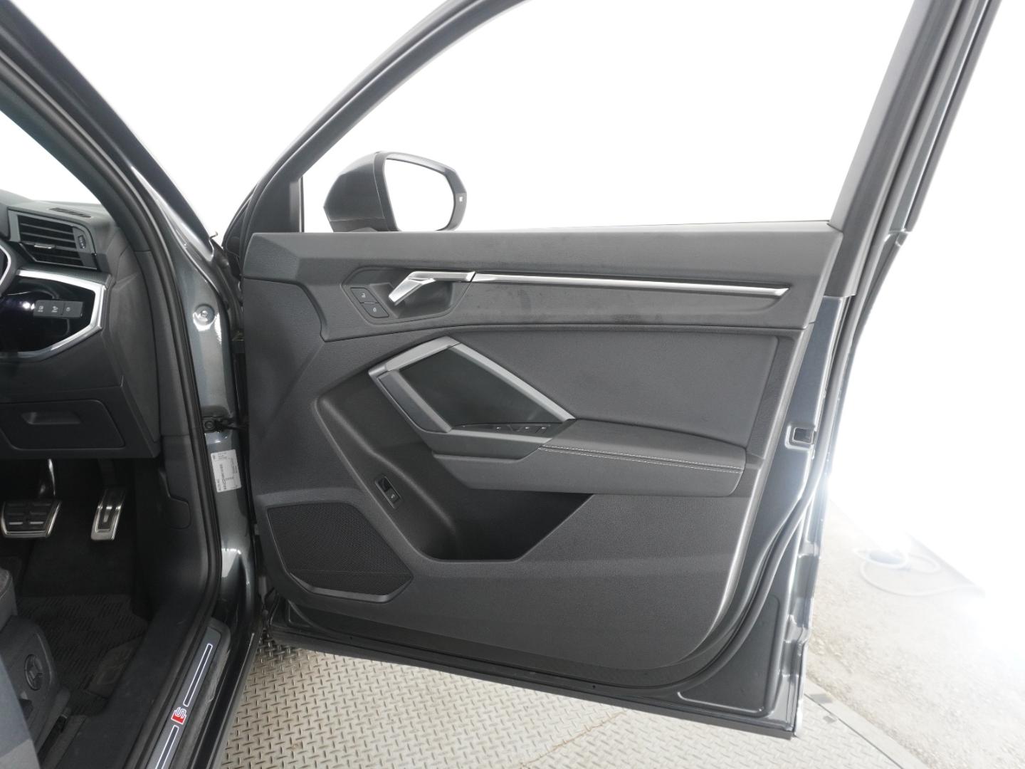 Image about Audi Q3 Sportback 35 TFSI S line
