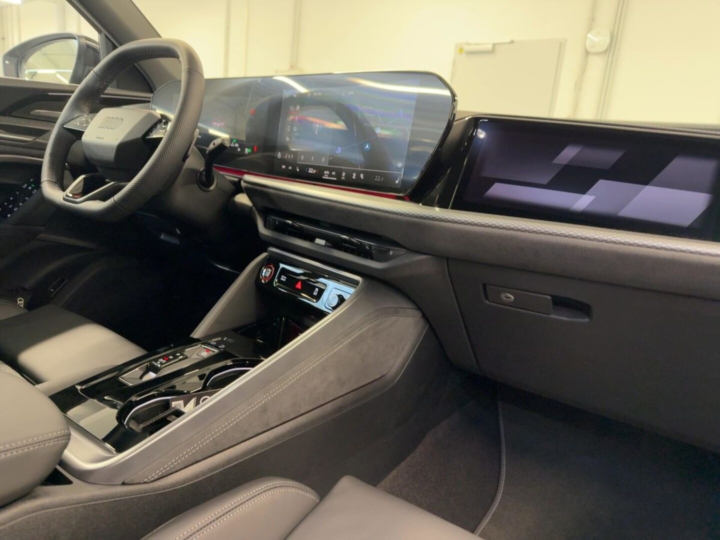 Bild über Audi Q5 SUV TDI quattro 150 kW S tronic - für weitere Informationen kontaktieren Sie den Audi Partner