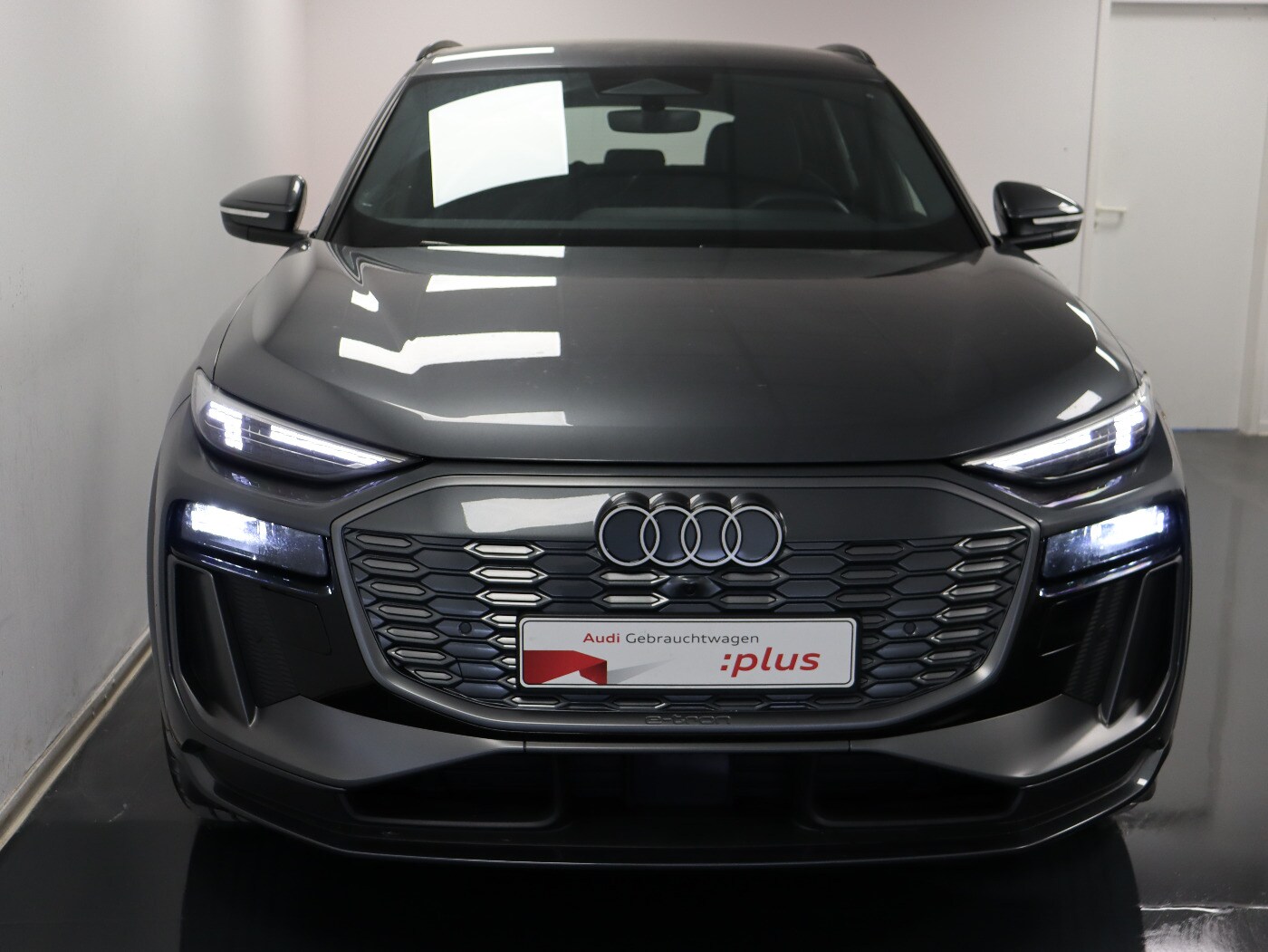 Image about Audi Q6 SUV e-tron e-tron quattro