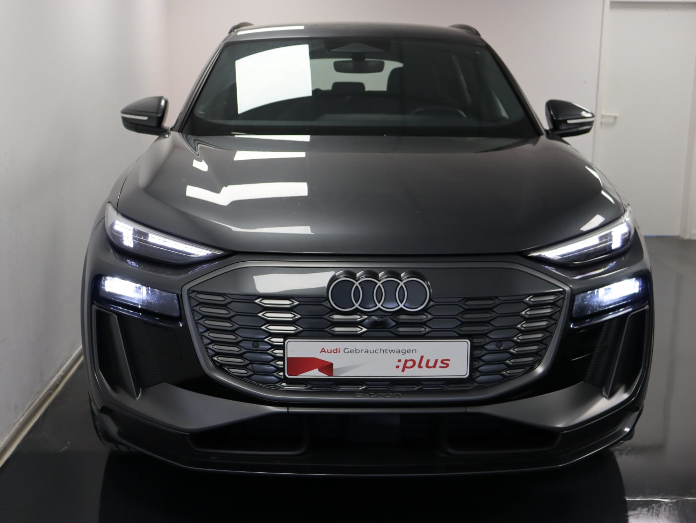 Image about Audi Q6 SUV e-tron e-tron quattro