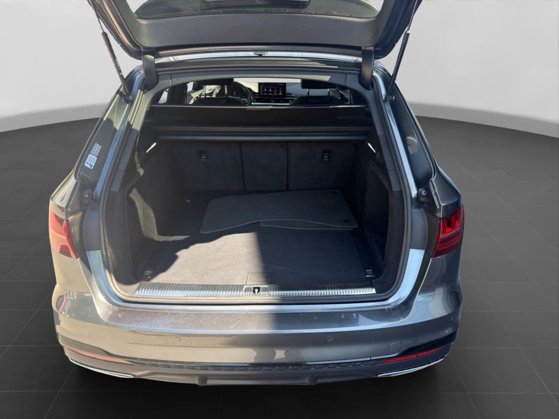 Audi A4 Avant S line