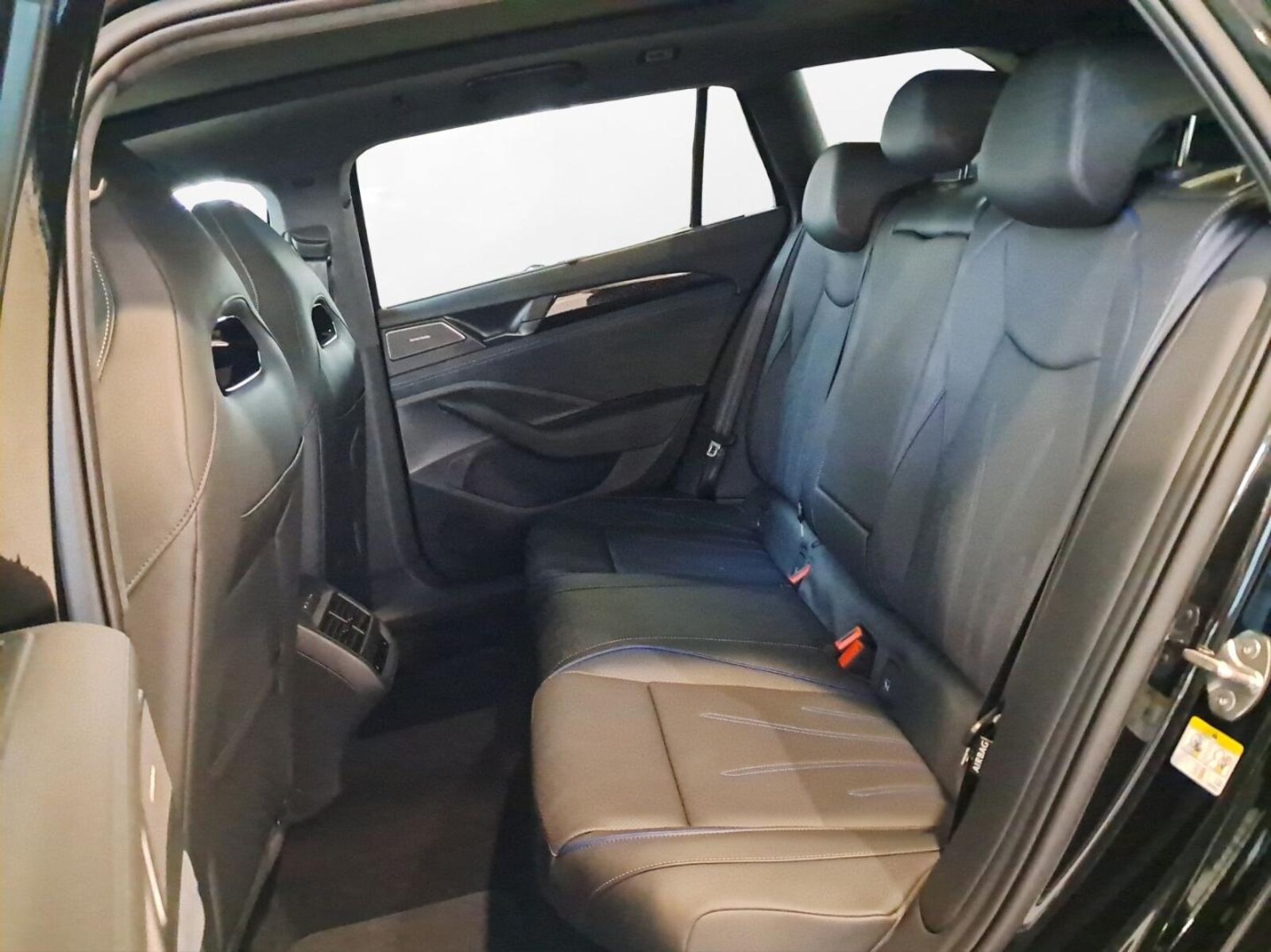 Volkswagen Passat – Bild 8