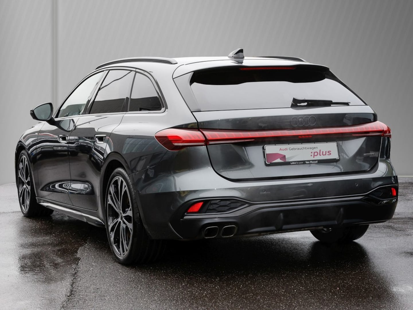 Bild über Audi A5 Avant TDI quattro 150 kW S tronic - für weitere Informationen kontaktieren Sie den Audi Partner