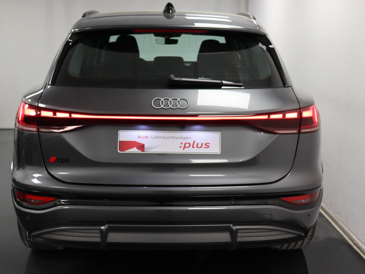 Image about Audi Q6 SUV e-tron e-tron quattro