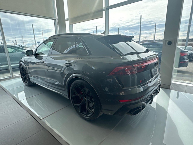 2026 Audi RS Q8 SUV performance