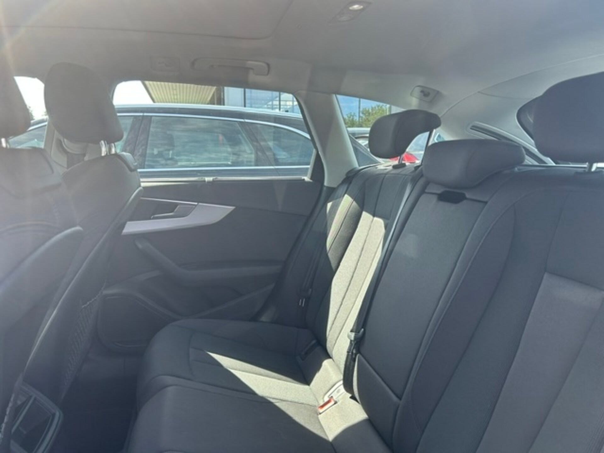 Audi A4 Avant S line