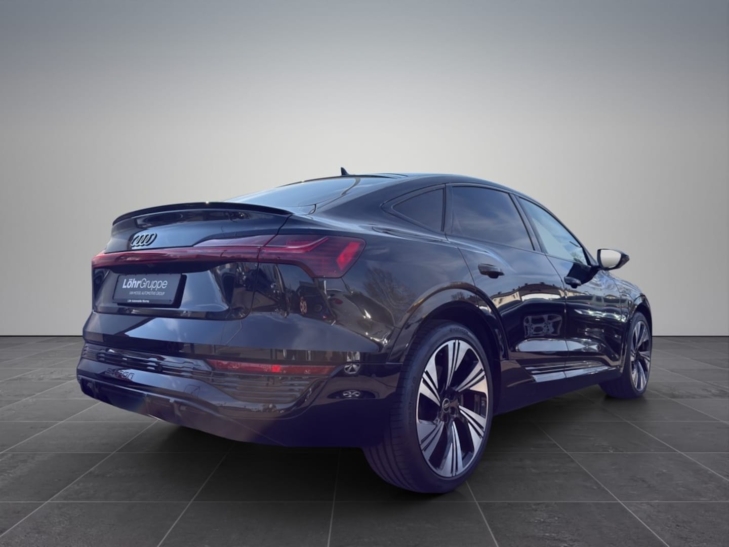 Bild über Audi Q8 Sportback e-tron S line 50 e-tron quattro - für weitere Informationen kontaktieren Sie den Audi Partner