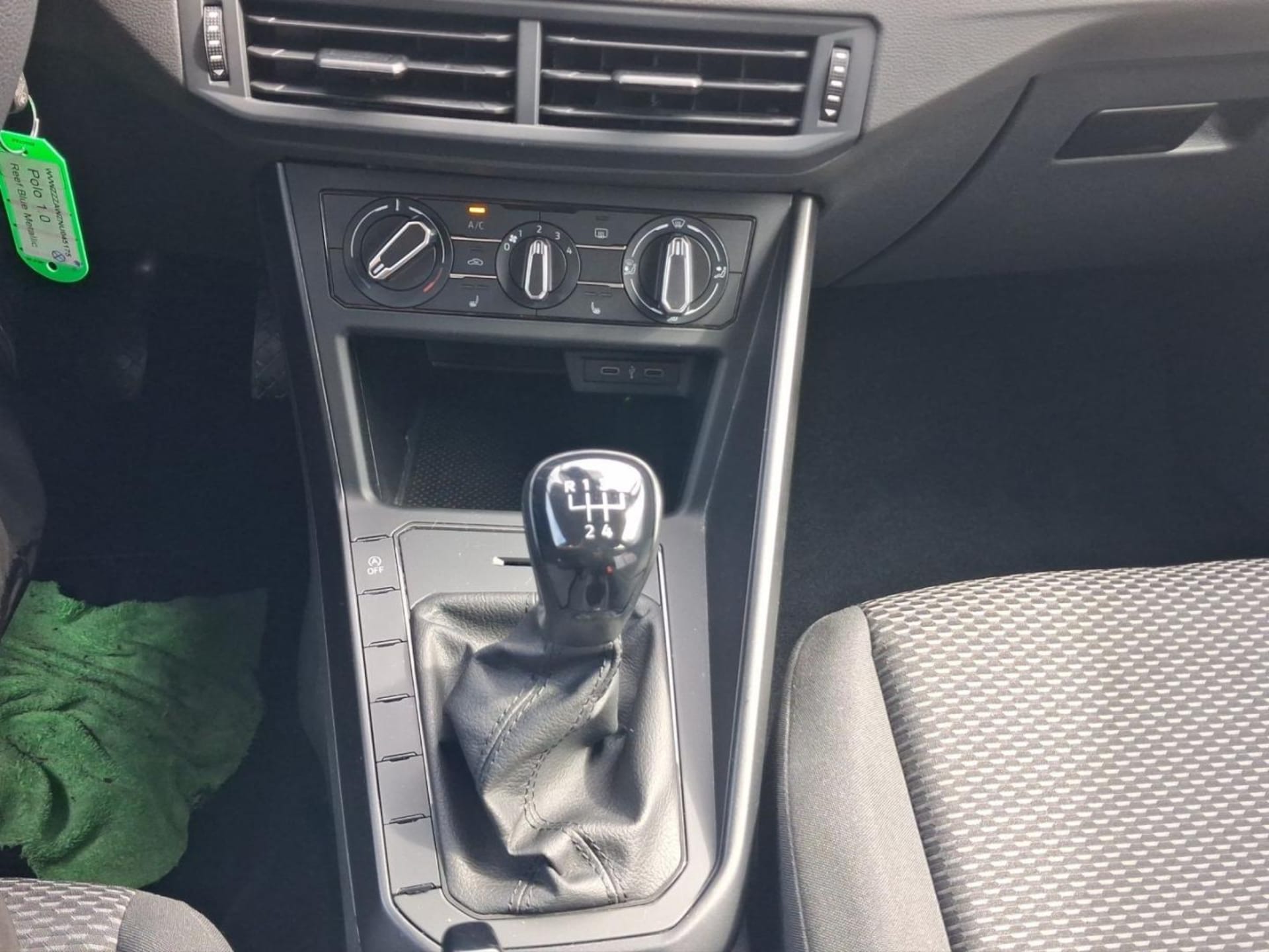 Volkswagen Polo Basis-Modell
