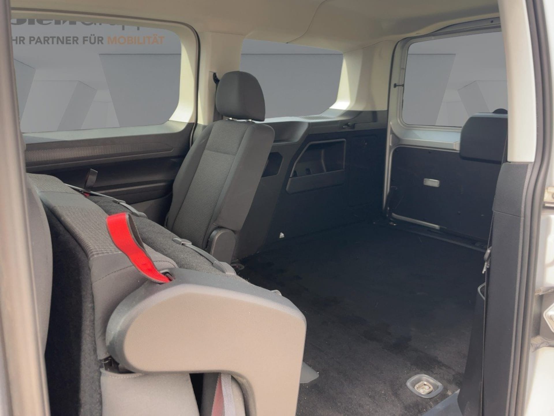 Volkswagen Caddy Maxi Basis-Modell