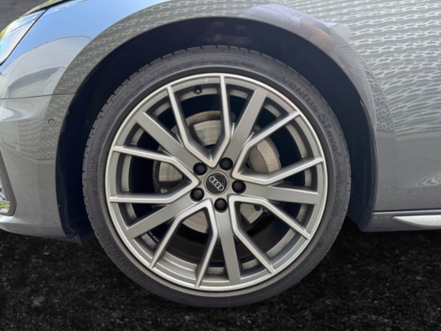 Bild über Audi A4 Avant S line 40 TFSI quattro S tronic - für weitere Informationen kontaktieren Sie den Audi Partner