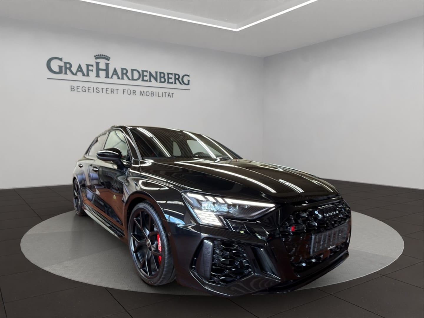 Bild über Audi RS 3 Sportback TFSI quattro S tronic - für weitere Informationen kontaktieren Sie den Audi Partner