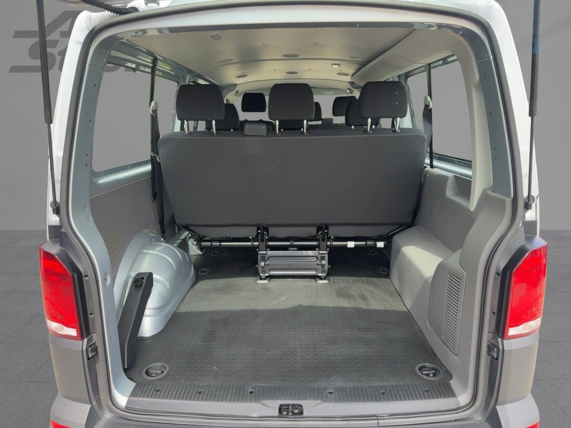 Volkswagen T6.1 Transporter Kombi langer Radstand