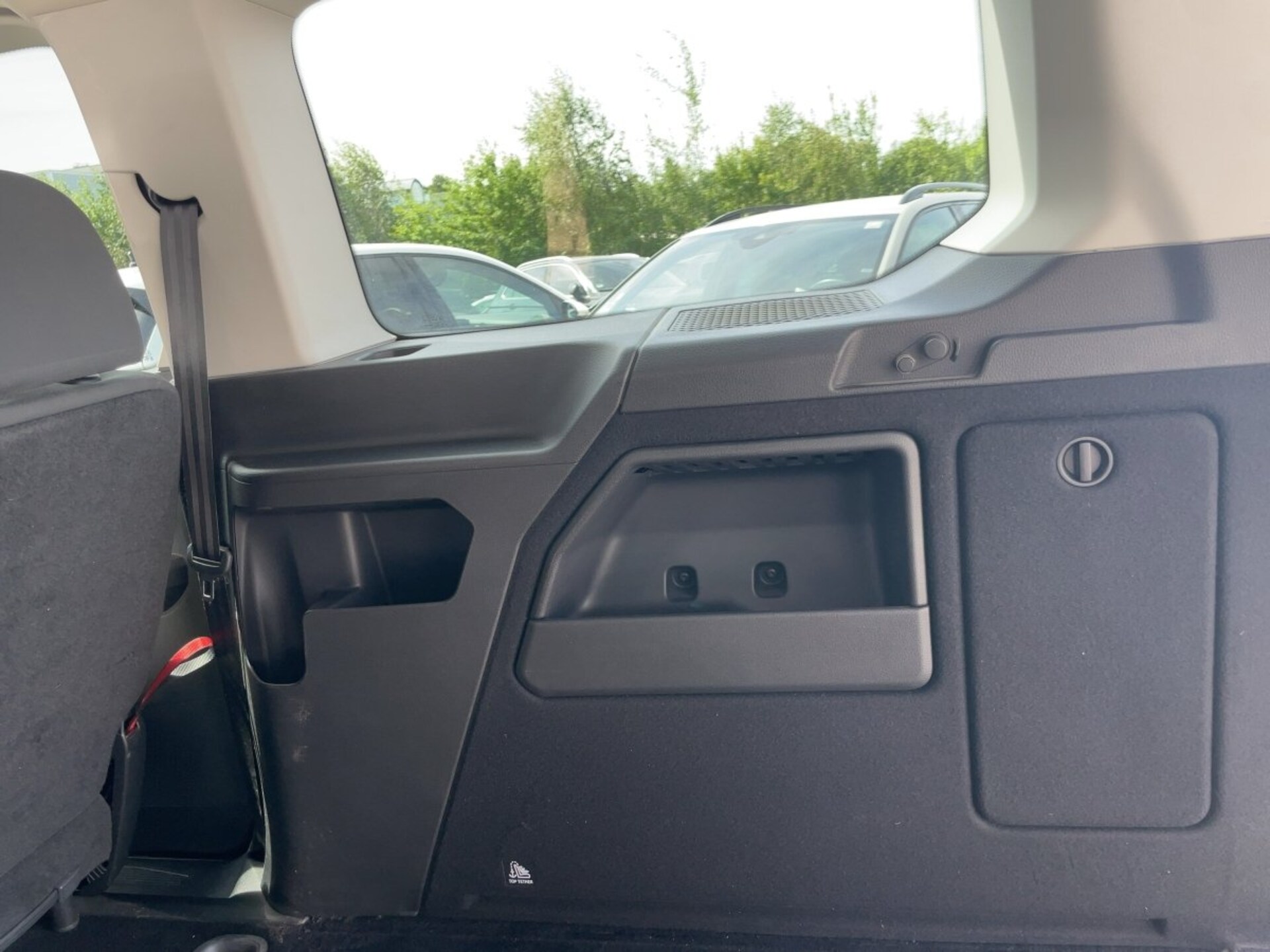 Volkswagen Caddy Maxi Basis-Modell