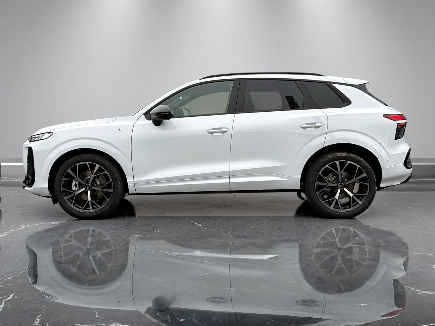 Bild über Audi Q3 SUV TDI 110 kW S tronic - für weitere Informationen kontaktieren Sie den Audi Partner