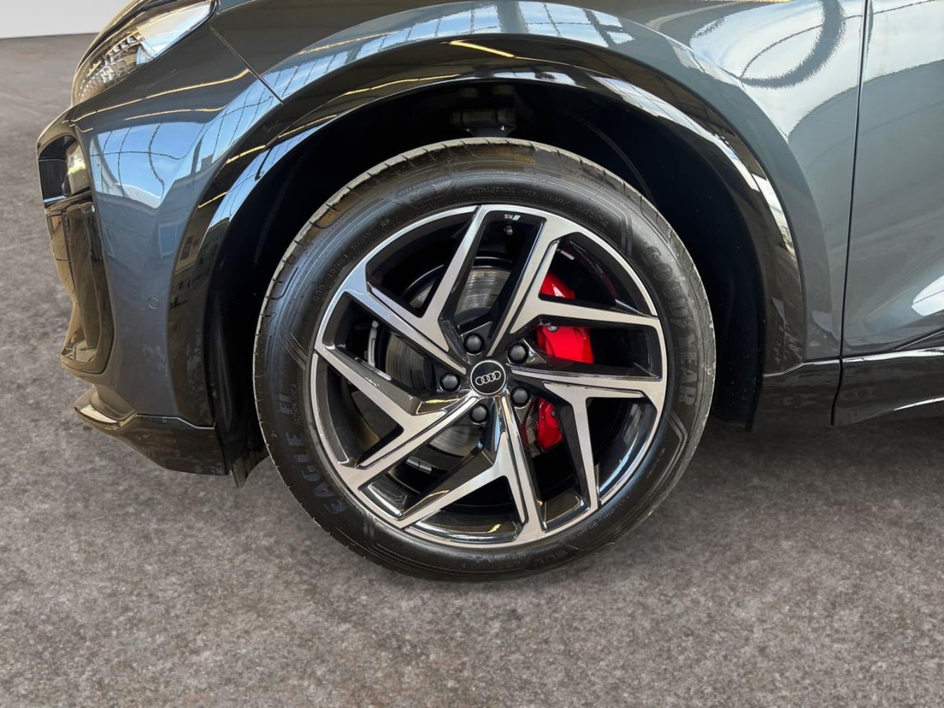 Audi Q6 SUV e-tron