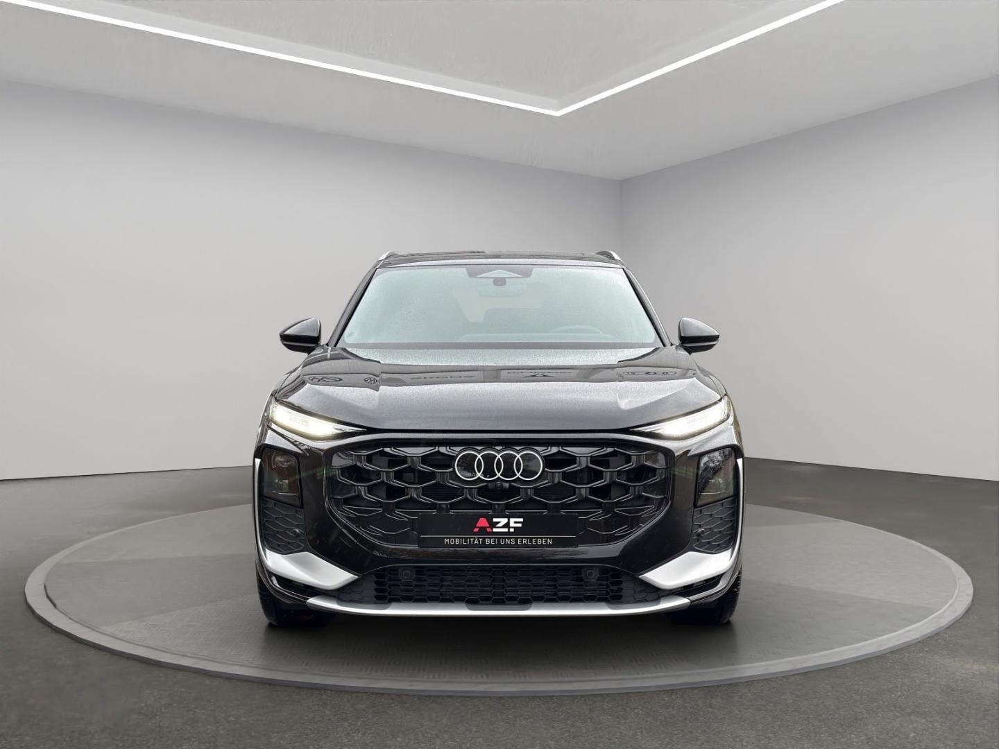 Bild über Audi Q3 SUV TFSI 110 kW S tronic - für weitere Informationen kontaktieren Sie den Audi Partner
