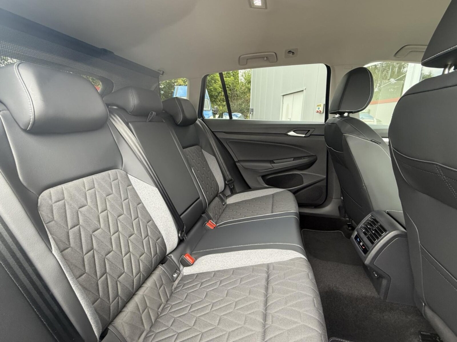 Volkswagen Golf Variant – Bild 15