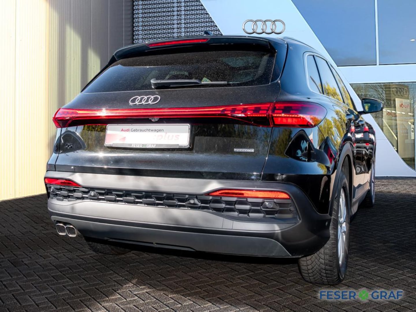 Bild über Audi Q5 SUV TDI quattro 150 kW S tronic - für weitere Informationen kontaktieren Sie den Audi Partner
