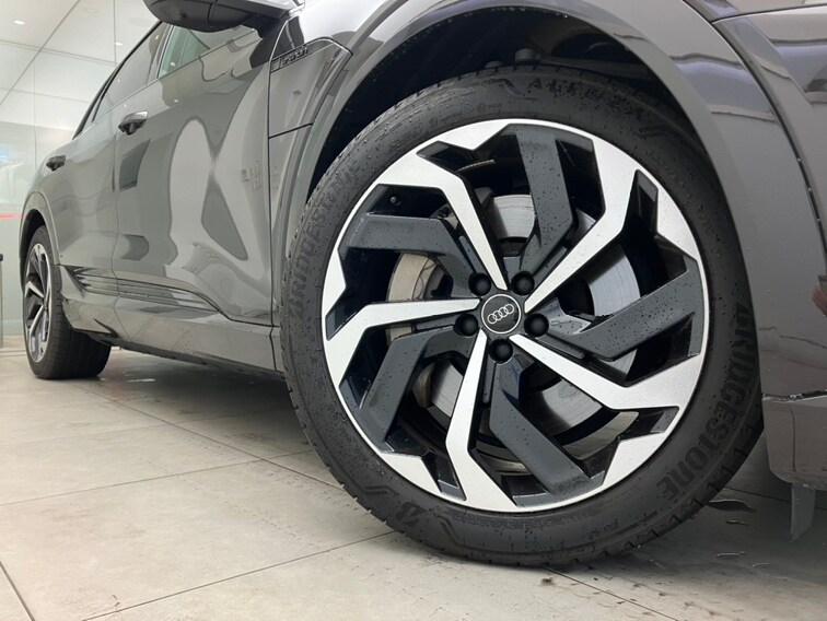 Image about Audi Q8 e-tron 55 e-tron S line
