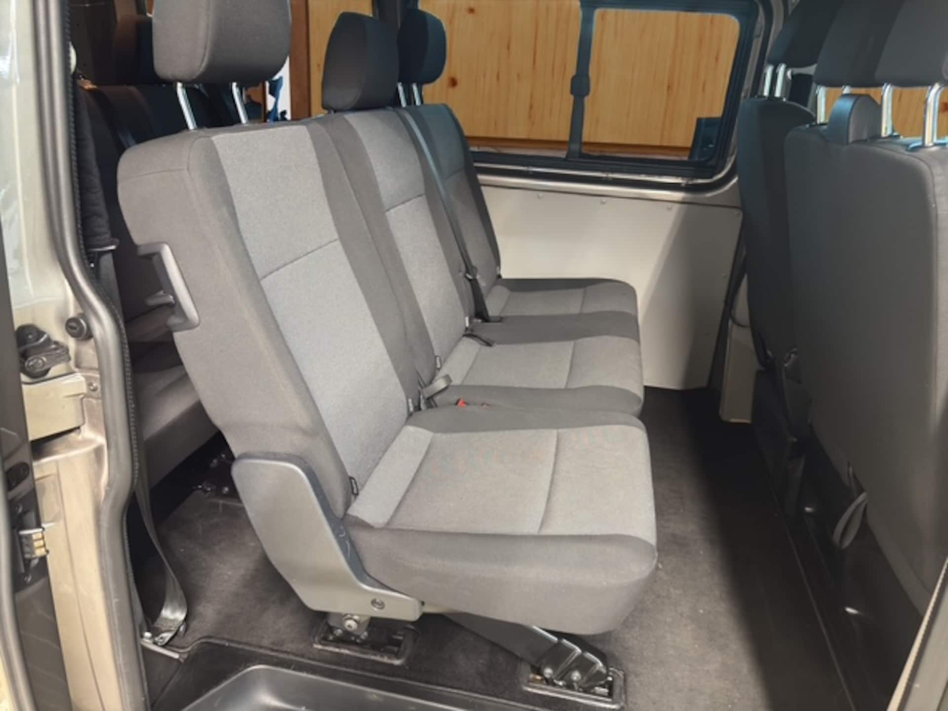 Volkswagen T6 Transporter Kombi