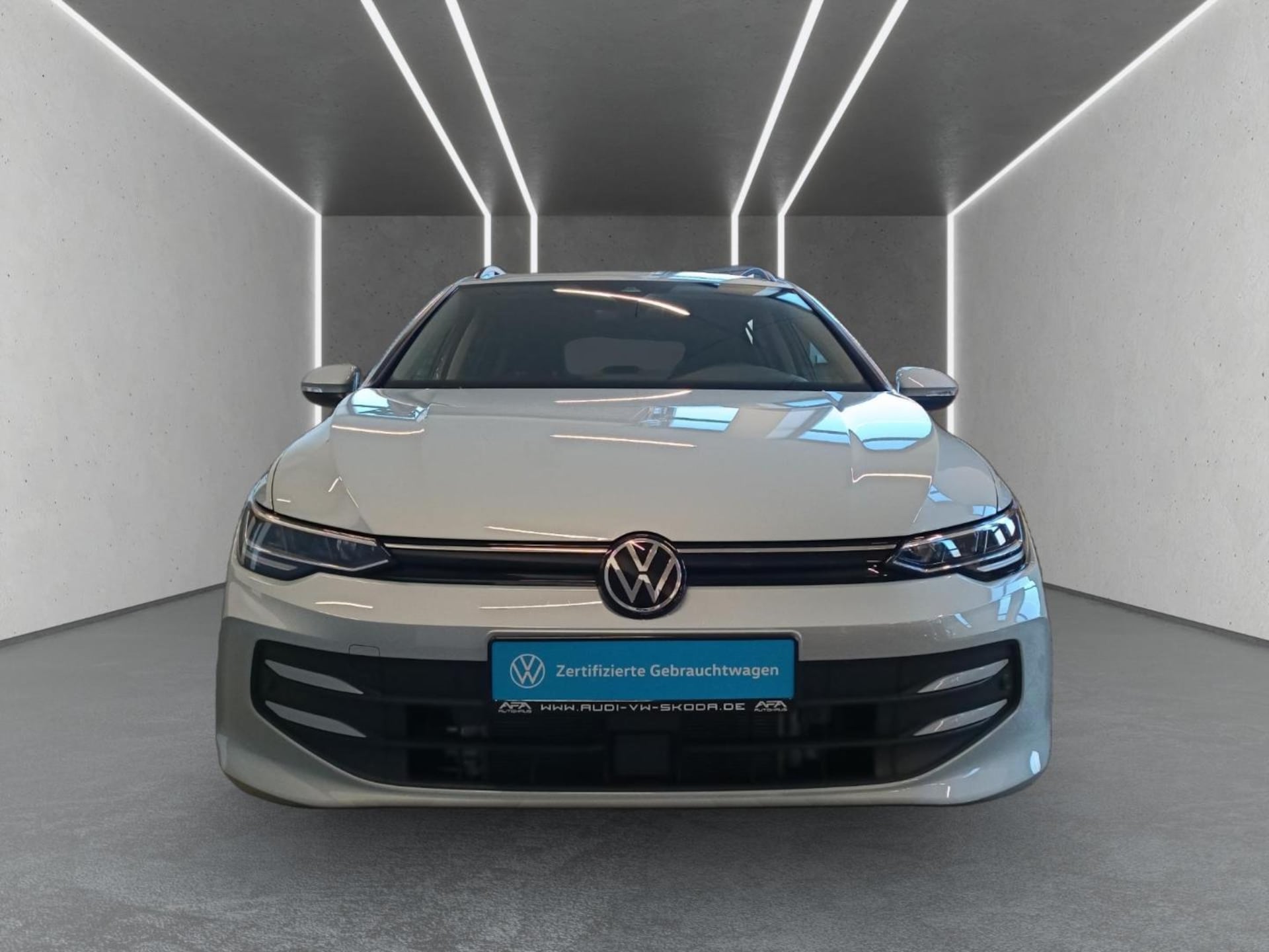 Volkswagen Golf Variant Life