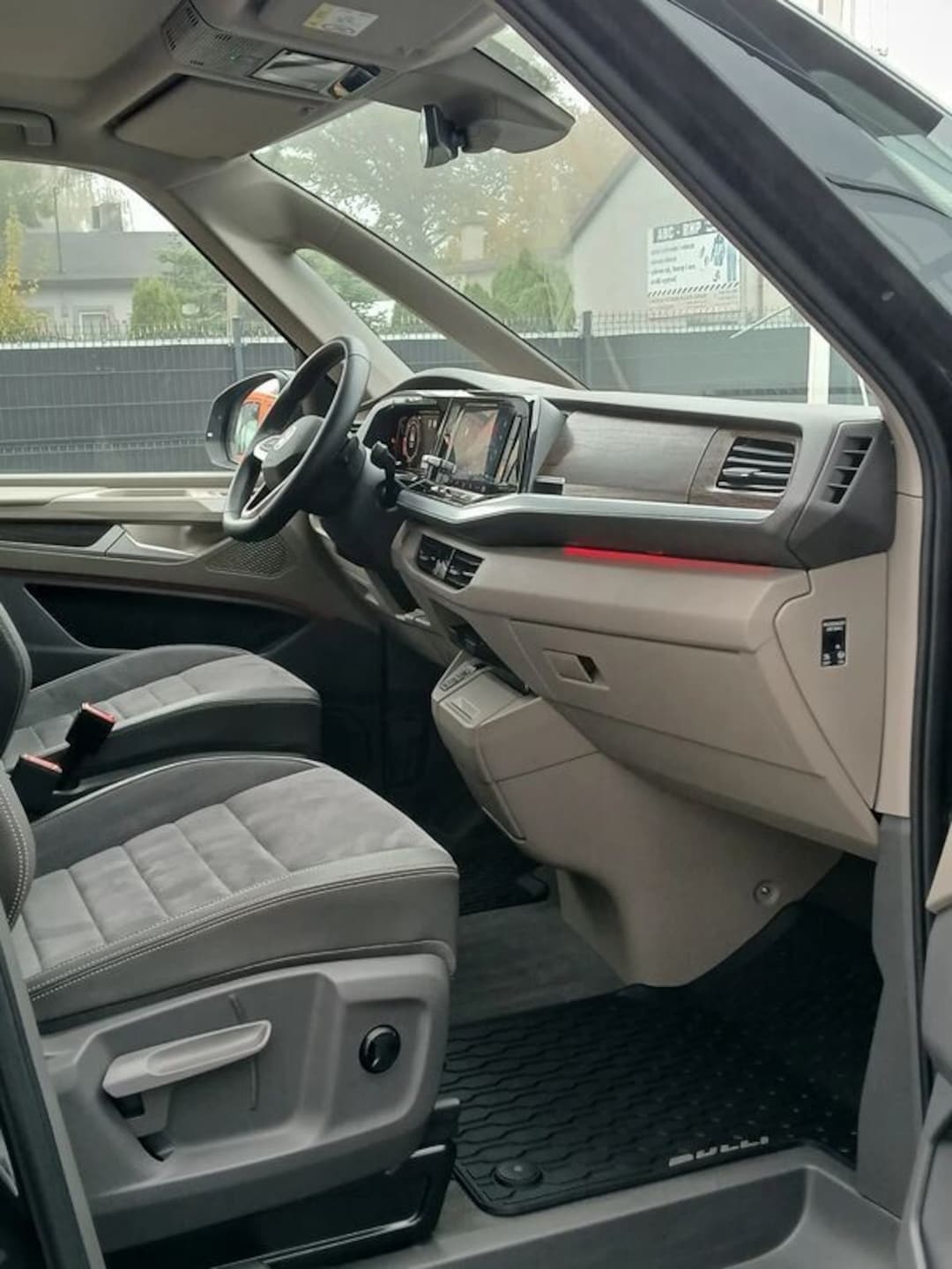 Volkswagen Multivan długi rozstaw osi Style